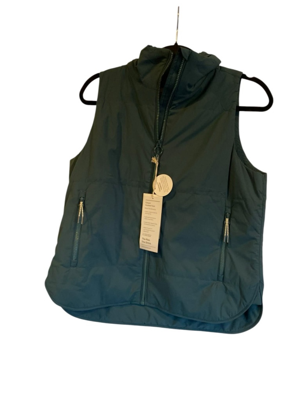 NWT Vuori canyon insulated vest BERYL Size S